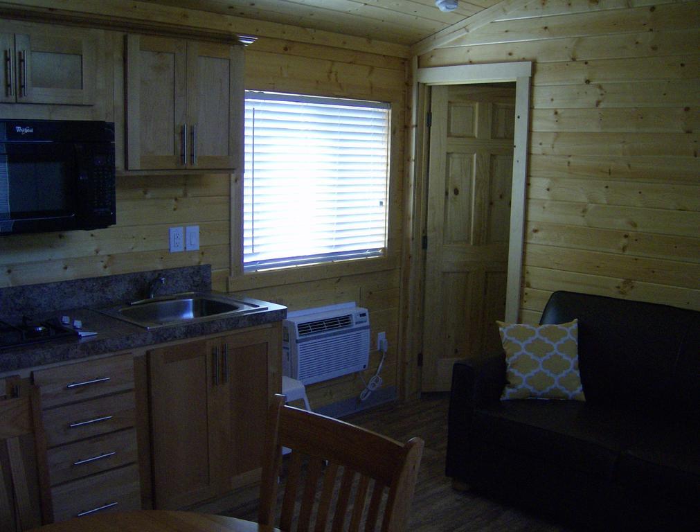 Lake Minden Camping Resort Cottage 2 Nicolaus Esterno foto